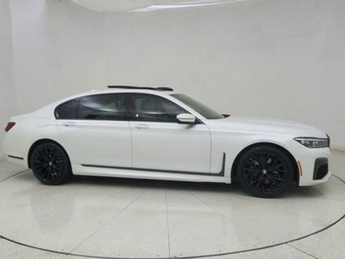 Used 2022 BMW 740i w/ M Sport Package image 66