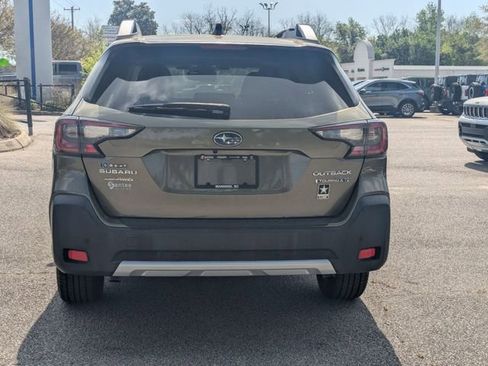 Used 2023 Subaru Outback Touring XT AWD/4WD image 4