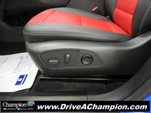 Certified 2025 Chevrolet Equinox EV RS image 24