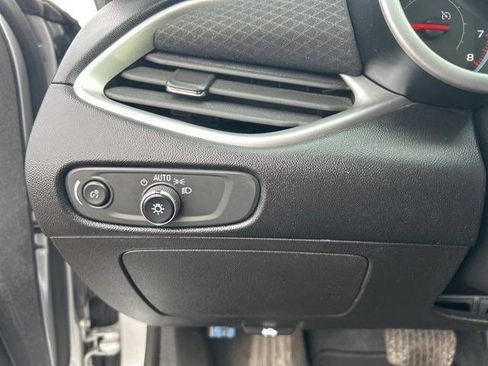 Used 2022 Chevrolet Malibu LT image 19