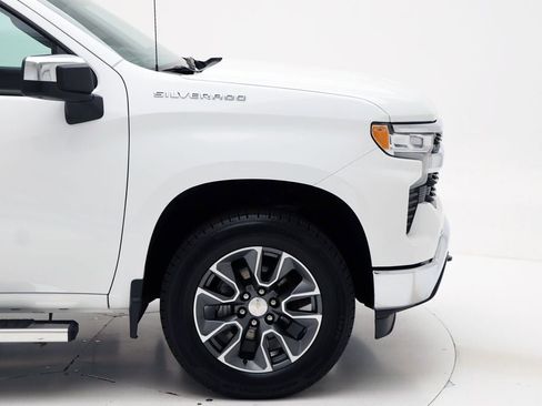 Used 2024 Chevrolet Silverado 1500 LT image 3