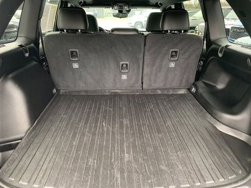 Used 2023 Jeep Grand Cherokee Altitude AWD/4WD image 6
