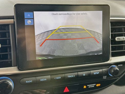 Used 2025 Hyundai Venue SEL FWD image 22