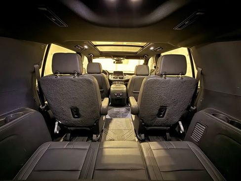 Used 2024 Chevrolet Suburban RST w/ Luxury Package AWD/4WD image 35