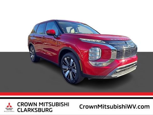New 2025 Mitsubishi Outlander SE image 1