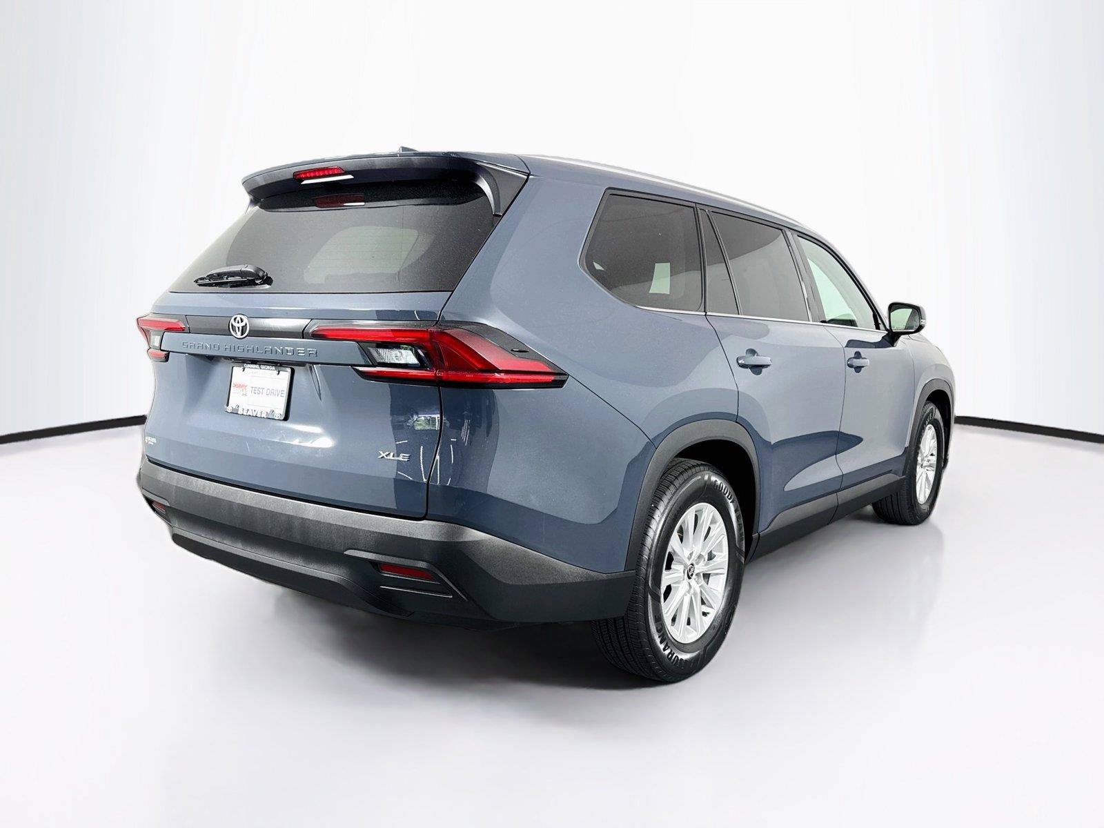 Certified 2025 Toyota Grand Highlander FWD image 2