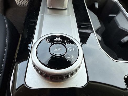 New 2026 Mitsubishi Outlander SE FWD image 31
