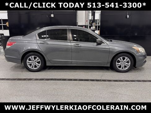 Used 2011 Honda Accord LX-P image 2