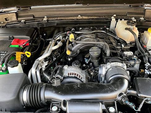 Used 2022 Jeep Gladiator Sport image 20