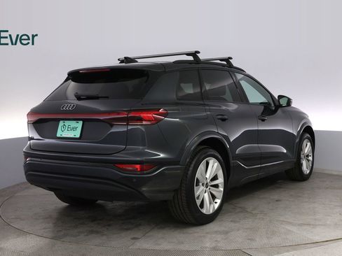 Used 2025 Audi Q6 e-tron Premium RWD image 3