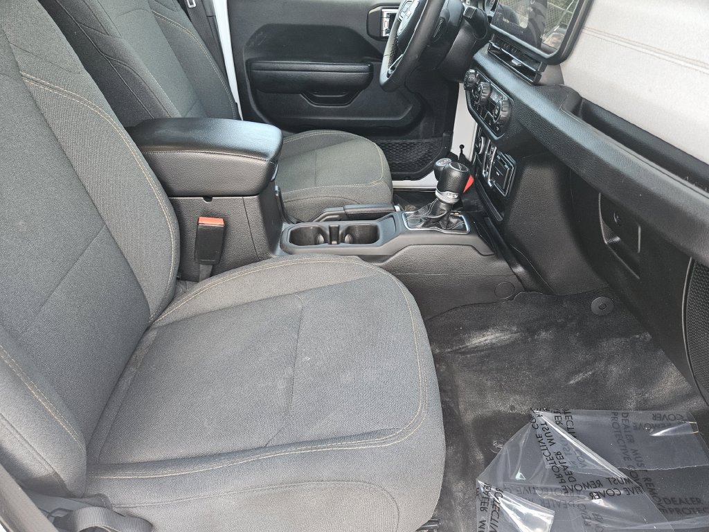 Used 2025 Jeep Gladiator Sport AWD/4WD image 14