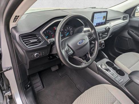 Used 2022 Ford Escape SE w/ Convenience Package FWD image 9