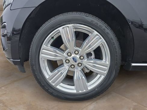 Used 2023 Ford Expedition Platinum AWD/4WD image 14