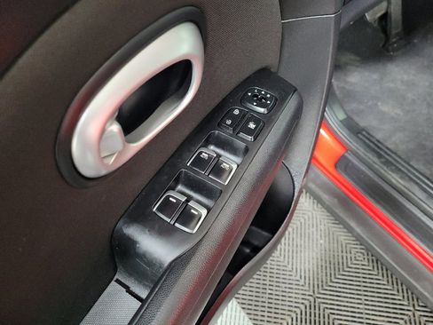 Used 2019 Kia Soul + image 27