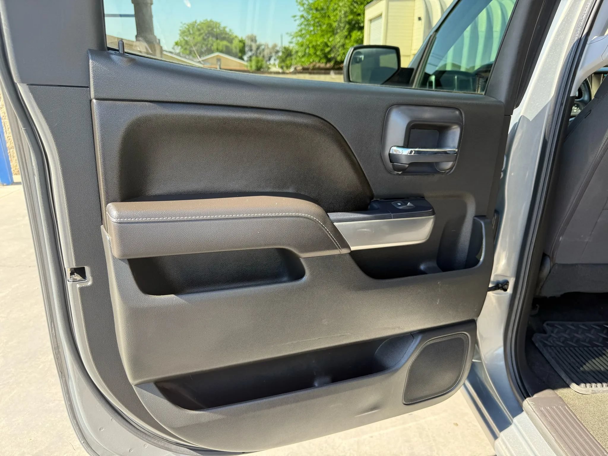 Used 2017 Chevrolet Silverado 1500 LT w/ All Star Edition AWD/4WD image 12