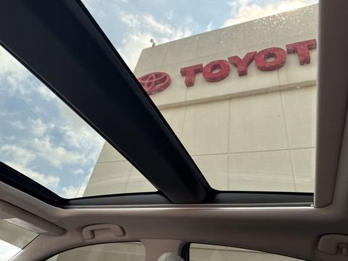 Used 2025 Toyota Camry XLE w/ Premium Plus Package image 15