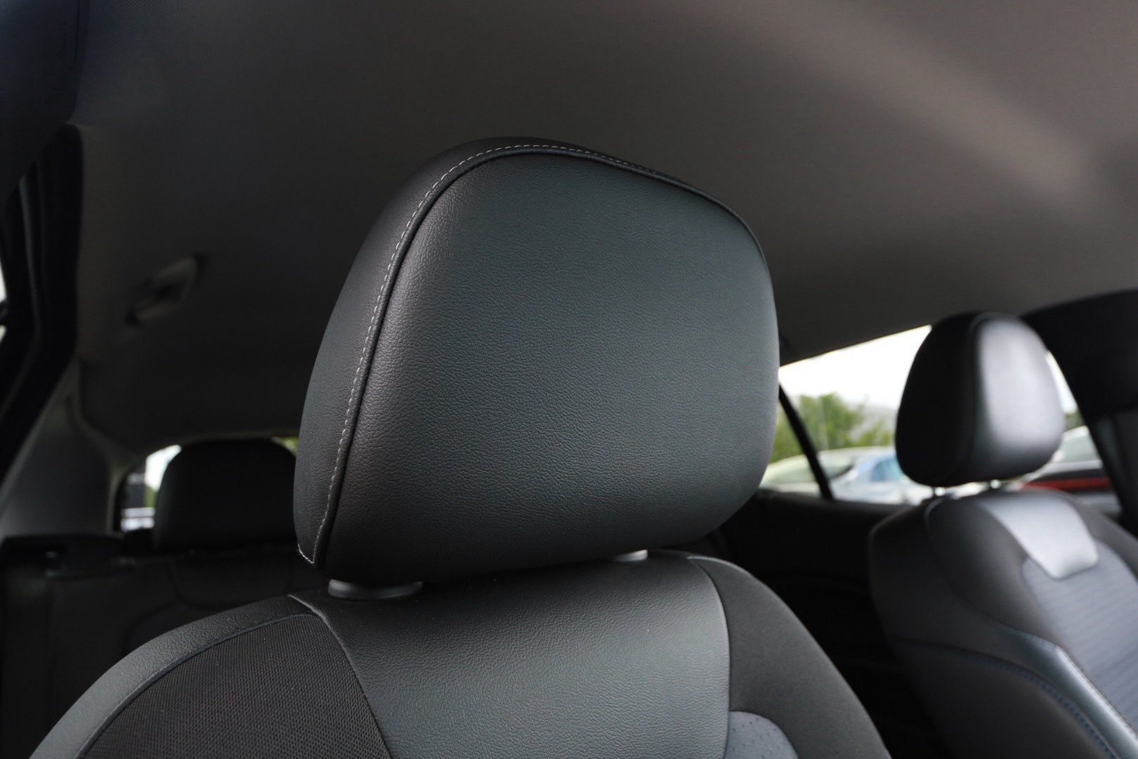 Used 2025 Chevrolet Trax LT w/ LT Convenience Package FWD image 27