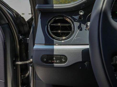 New 2025 Bentley Flying Spur Plug-In Hybrid image 30