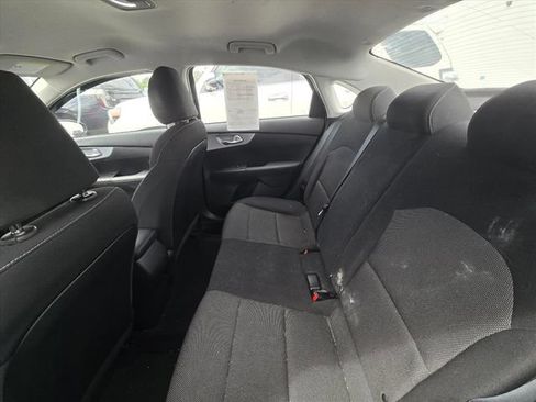 Used 2024 Kia Forte LXS w/ LXS Technology Package FWD image 24