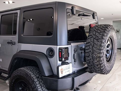 Used 2017 Jeep Wrangler Unlimited Sport w/ Quick Order Package 24S AWD/4WD image 13