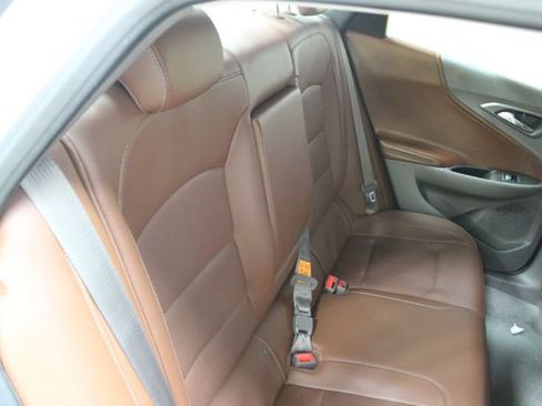 Used 2018 Chevrolet Malibu Premier w/ Premier True North Edition FWD image 9