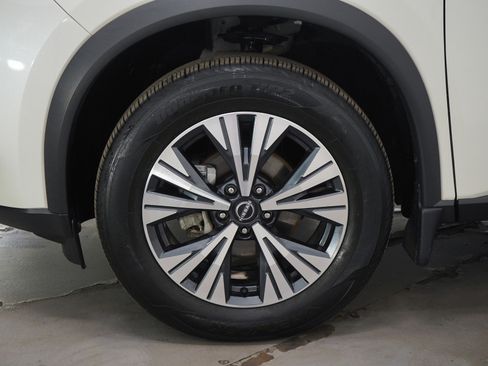 Used 2023 Nissan Rogue SV w/ SV Premium B Package image 28