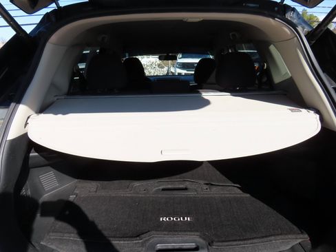 Used 2015 Nissan Rogue SV w/ SV Premium Package image 36