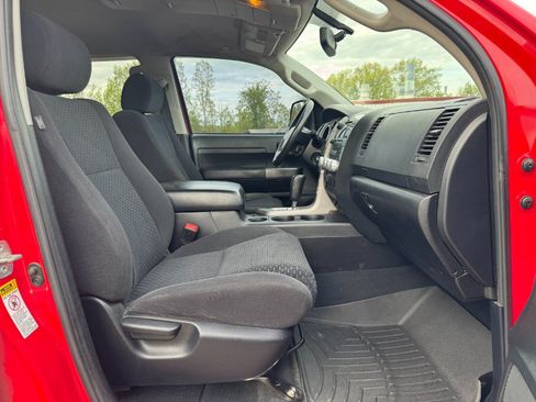 Used 2011 Toyota Tundra 4x4 CrewMax image 18