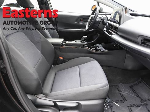 Used 2025 Toyota Prius LE FWD image 22