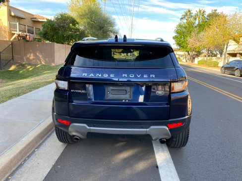 Used 2018 Land Rover Range Rover Evoque SE Premium image 5