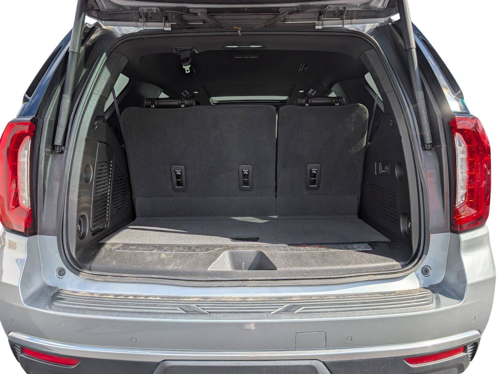 Used 2023 GMC Yukon Denali RWD image 6