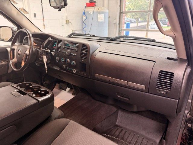 Used 2010 GMC Sierra 1500 SLE w/ Power Pack Plus AWD/4WD image 24