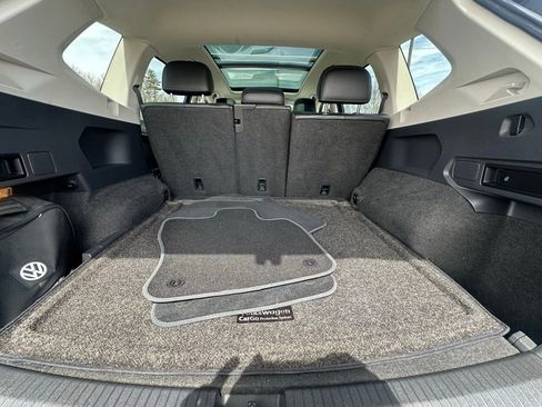 Used 2018 Volkswagen Tiguan SE w/ Panoramic Sunroof Package AWD/4WD image 17