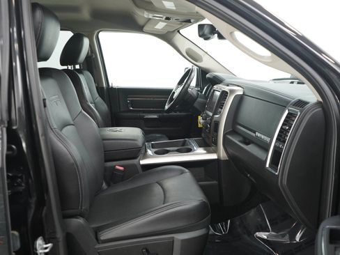 Used 2017 RAM 1500 Laramie AWD/4WD image 11