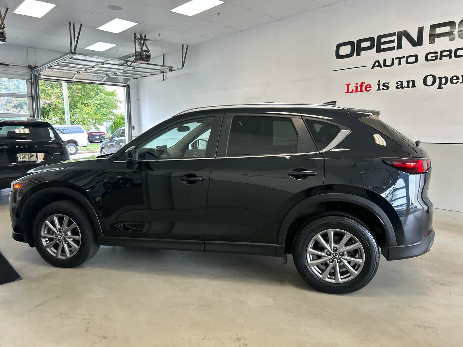 Certified 2023 MAZDA CX-5 AWD 2.5 S w/ Select Package image 3