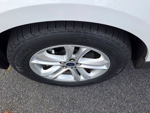 Used 2019 Ford Edge SEL w/ Equipment Group 201A FWD image 10