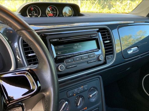 Used 2013 Volkswagen Beetle 2.0T FWD image 5