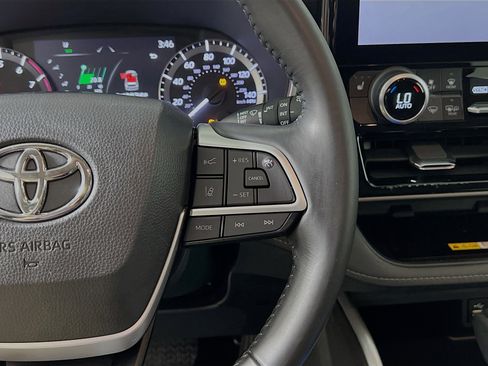 Used 2023 Toyota Highlander XLE image 20