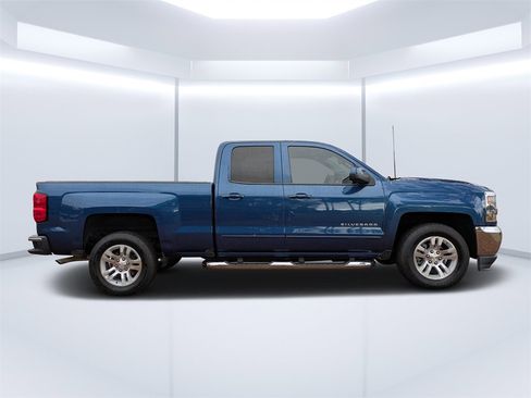 Used 2018 Chevrolet Silverado 1500 LT w/ All Star Edition image 2