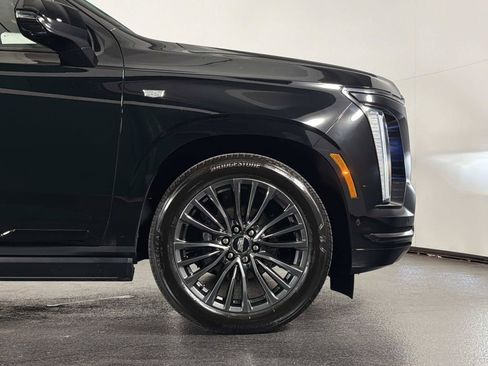 Used 2026 Cadillac Escalade Platinum Sport AWD/4WD image 4