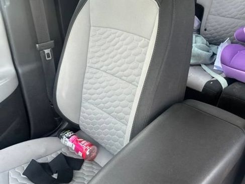Used 2019 Chevrolet Equinox LS FWD image 25