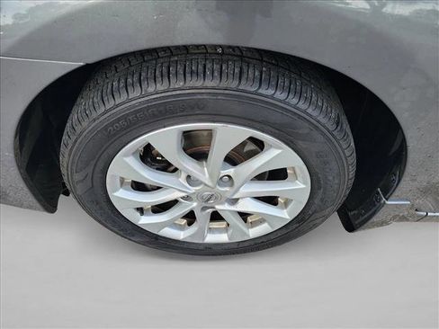 Used 2017 Nissan Sentra SV w/ Style Package image 8