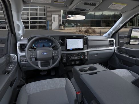 New 2026 Ford F250 XLT w/ XLT Premium Package AWD/4WD image 9