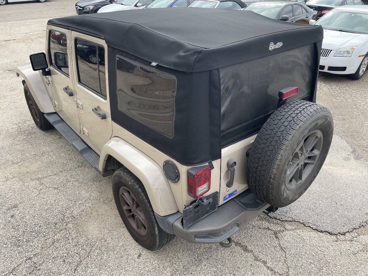 Used 2016 Jeep Wrangler Unlimited Sahara AWD/4WD image 11
