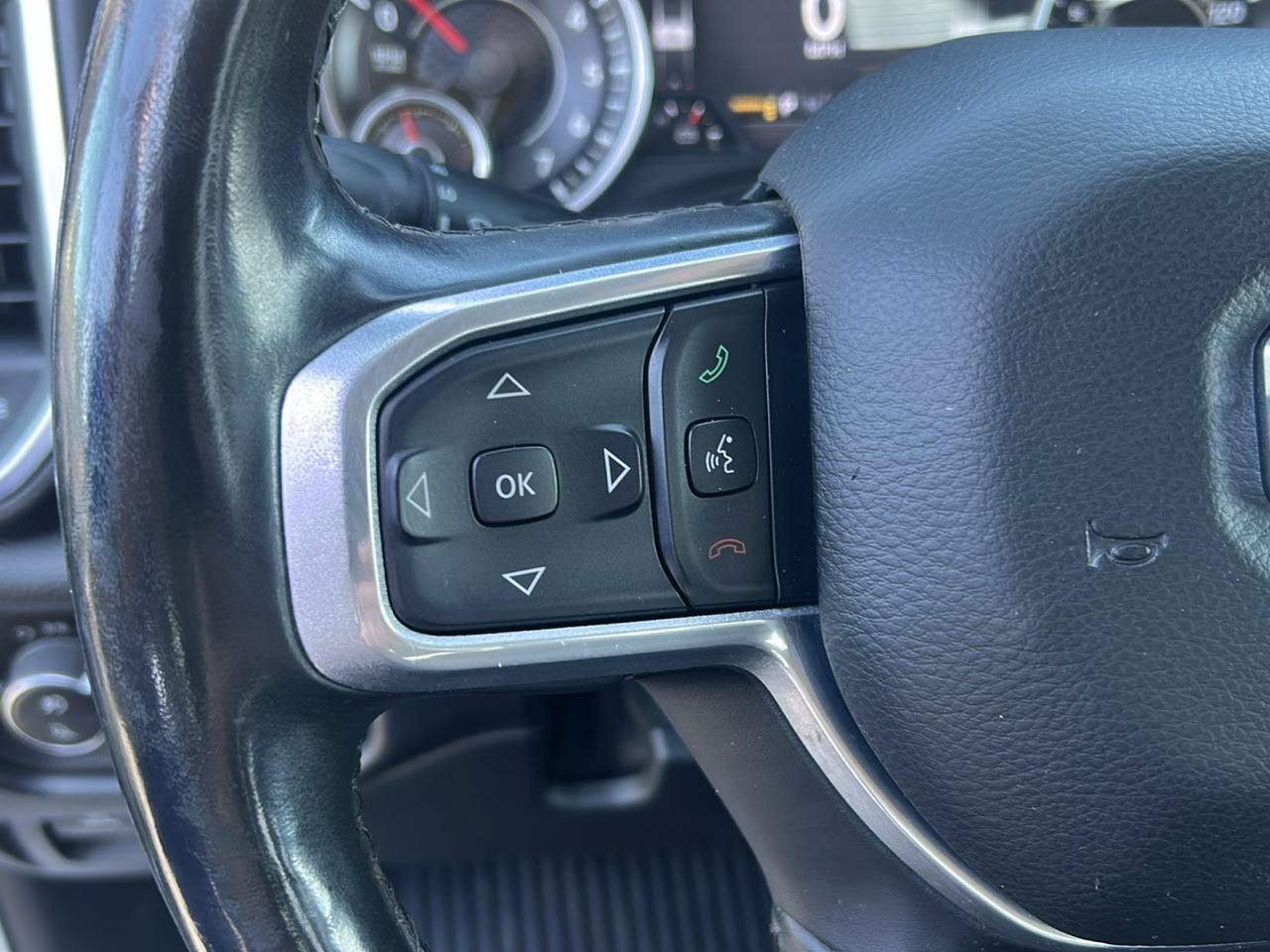 Used 2019 RAM 1500 Laramie AWD/4WD image 17