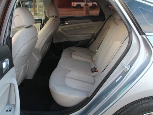 Used 2016 Hyundai Sonata SE image 12