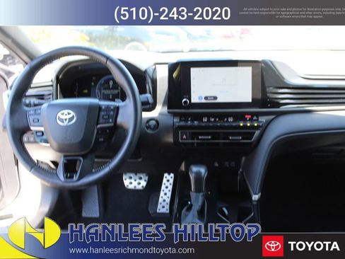 Certified 2025 Toyota Camry SE w/ Convenience Package image 17