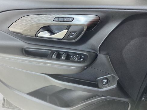 Used 2023 GMC Terrain SLT w/ LPO, Floor Liner Package FWD image 39