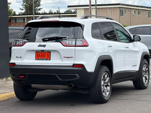 Used 2020 Jeep Cherokee Trailhawk AWD/4WD image 5