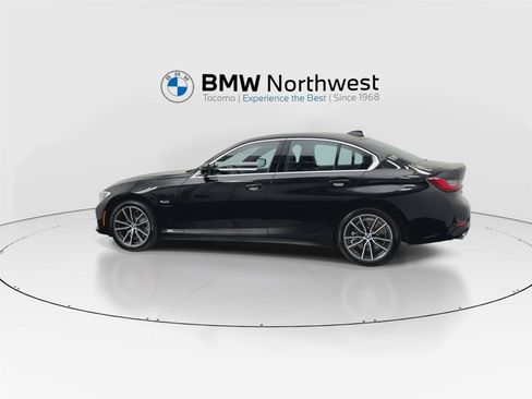 Used 2022 BMW 330e RWD image 11